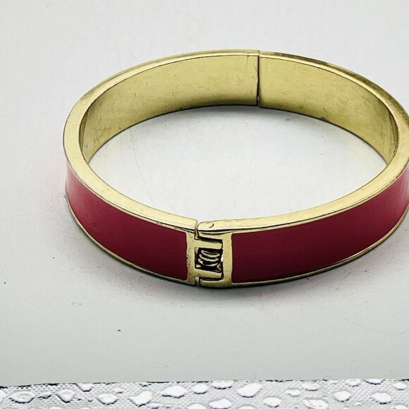 TALBOTS Coral Pink Enamel Clamper Bracelet Gold Tone Classic Career Cosplay LARP - Picture 3 of 8